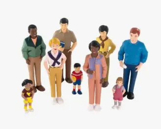 [826219] FIGURAS FAMILIAS DEL MUNDO 9UD